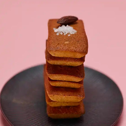 WHALE OF A TIME FINANCIER（フィナンシェ）